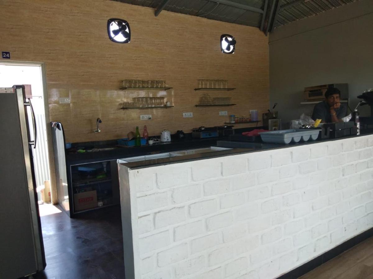 Hotel Krishna Exotica Ahmednagar Kültér fotó